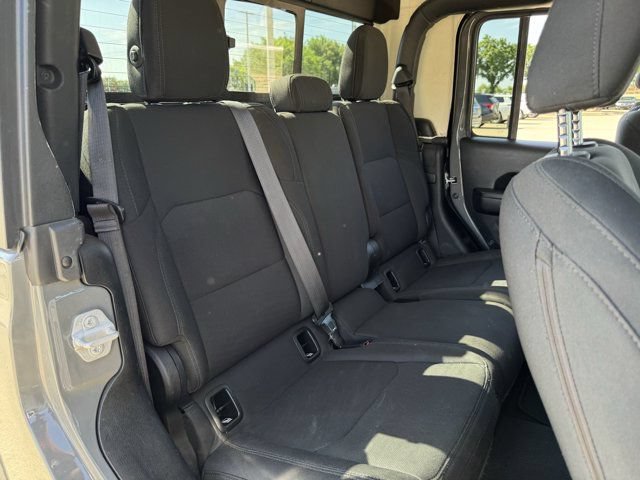 Used 2022 Jeep Gladiator Sport AWD/4WD image 29