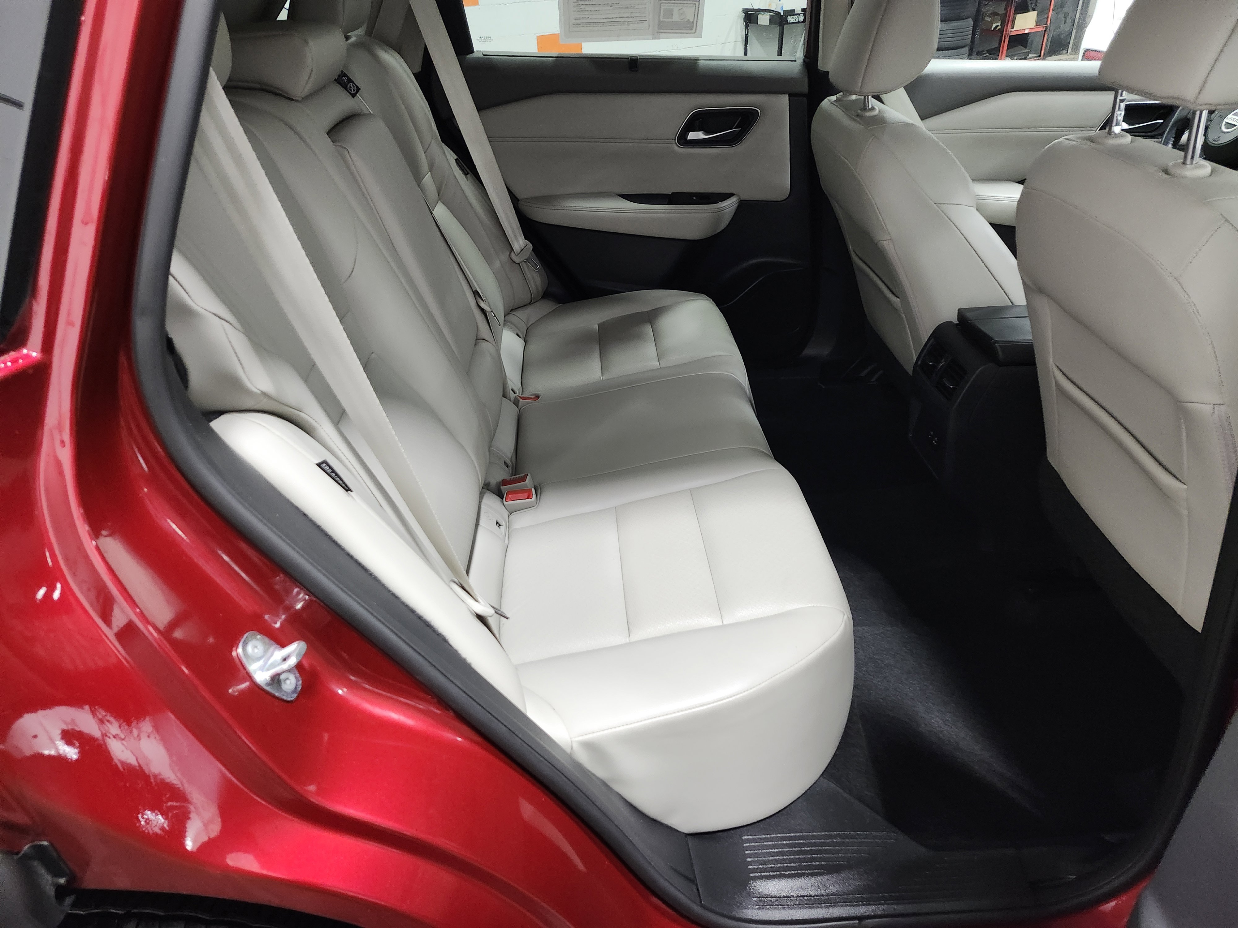 Used 2021 Nissan Rogue SV w/ Premium Package image 20