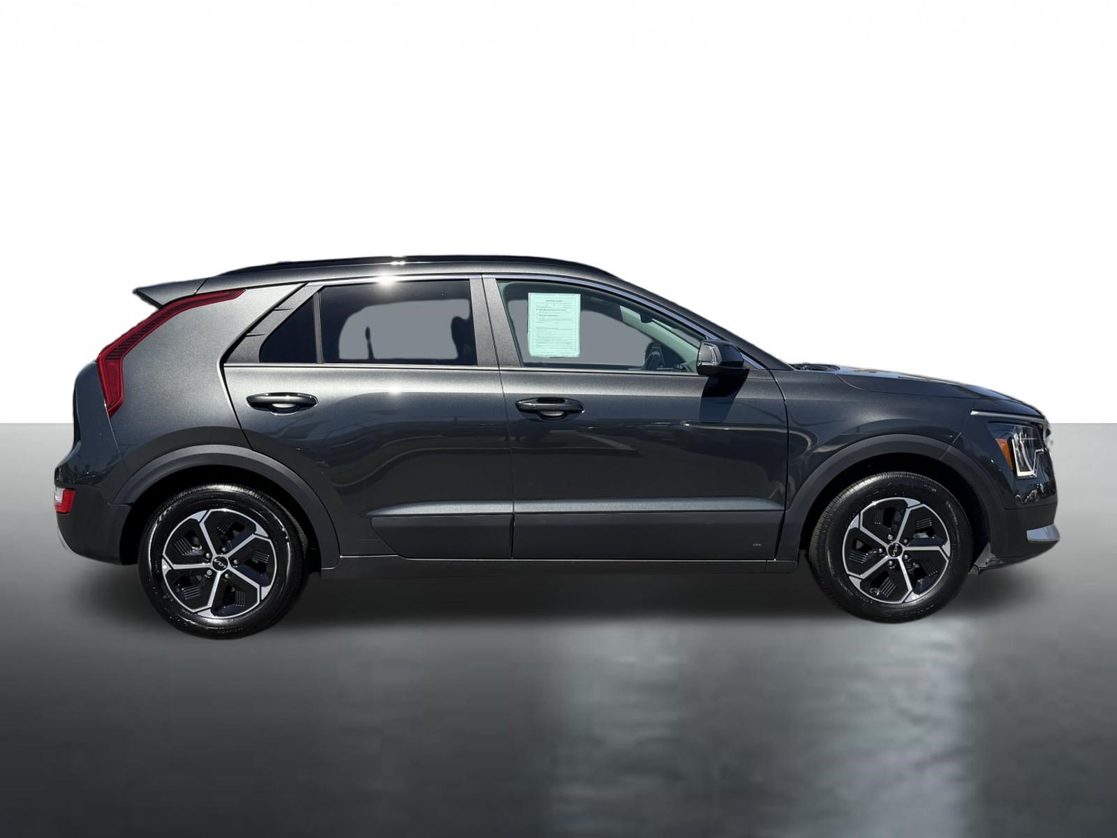 Certified 2025 Kia Niro EX FWD image 9