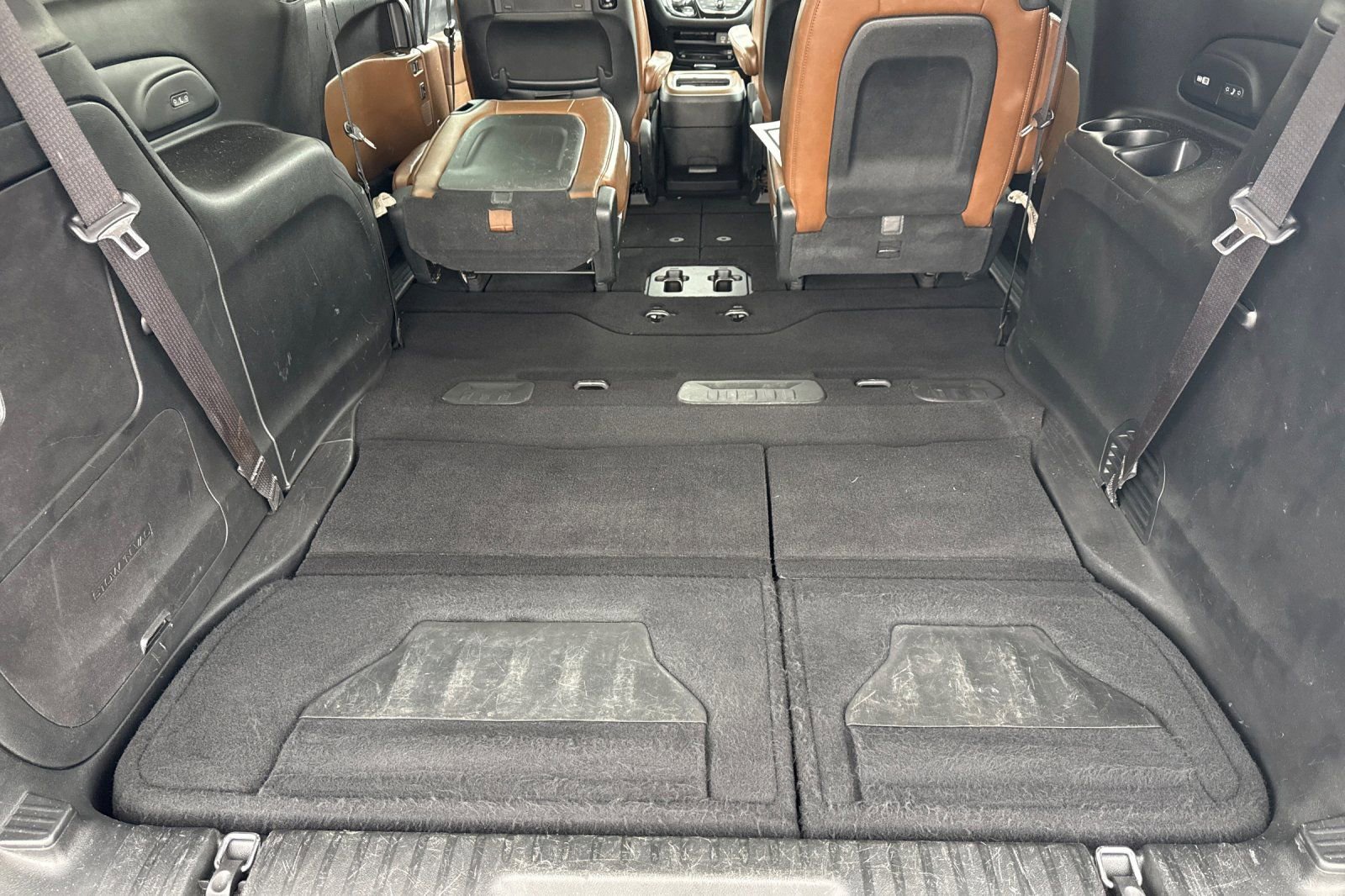 Used 2017 Chrysler Pacifica Limited w/ UConnect Theater Package FWD image 17