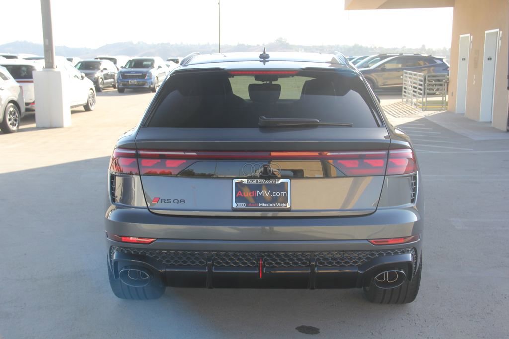 New 2025 Audi RS Q8 performance image 5