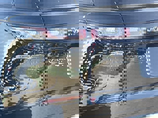 Used 2020 Land Rover Range Rover Velar R-Dynamic S image 6