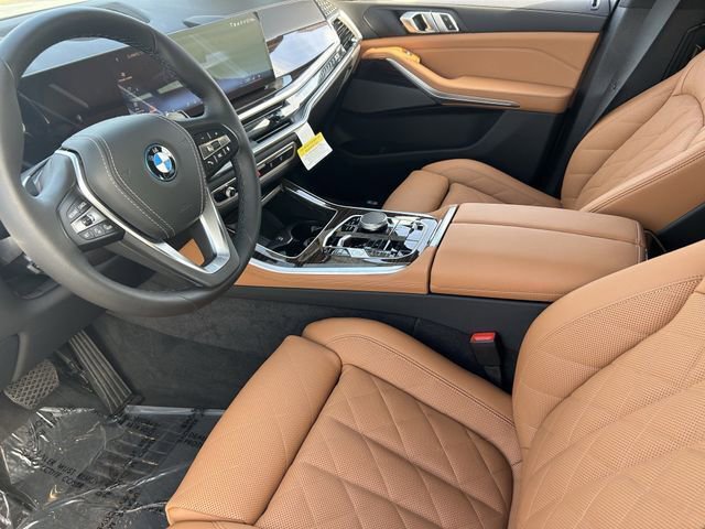 New 2026 BMW X5 xDrive50e w/ Climate Comfort Package AWD/4WD image 16