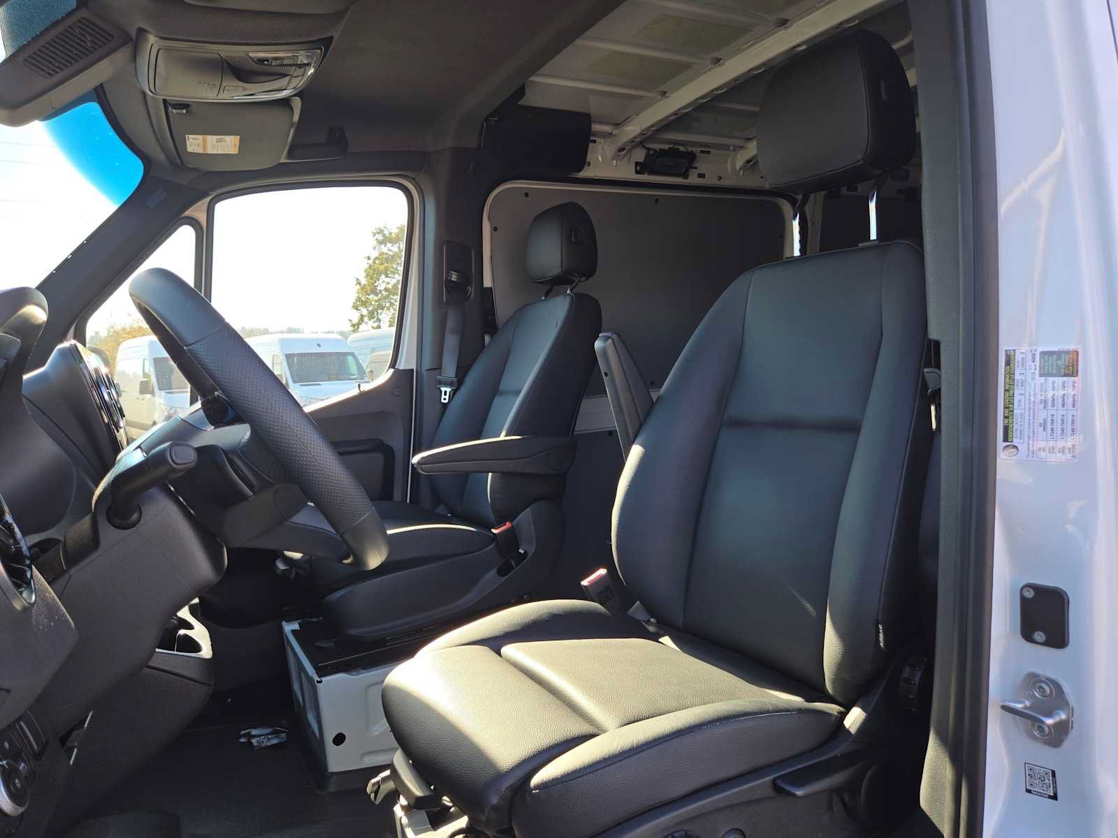 Used 2026 Mercedes-Benz Sprinter 2500 image 22