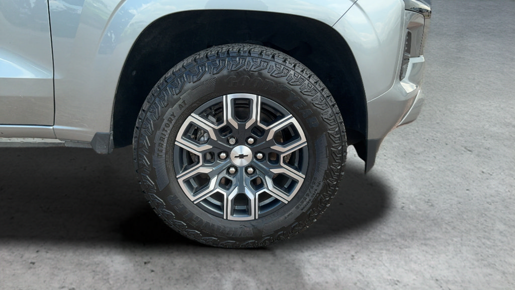 Used 2025 Chevrolet Colorado Z71 AWD/4WD image 24