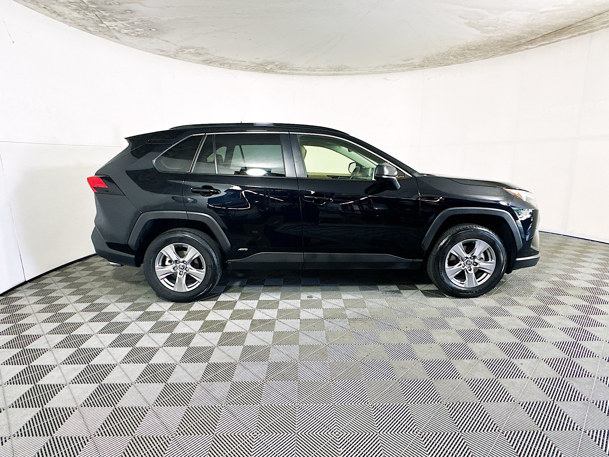 Certified 2025 Toyota RAV4 LE AWD/4WD image 2
