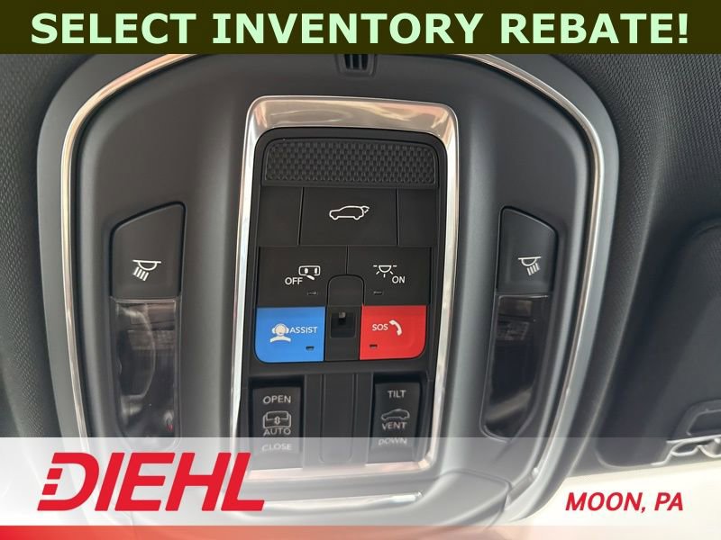 New 2025 Jeep Grand Cherokee Altitude w/ Trailer Tow Package AWD/4WD image 31