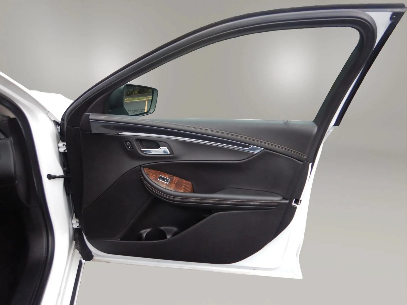 Used 2014 Chevrolet Impala LT w/ Premium Seating Package FWD image 21