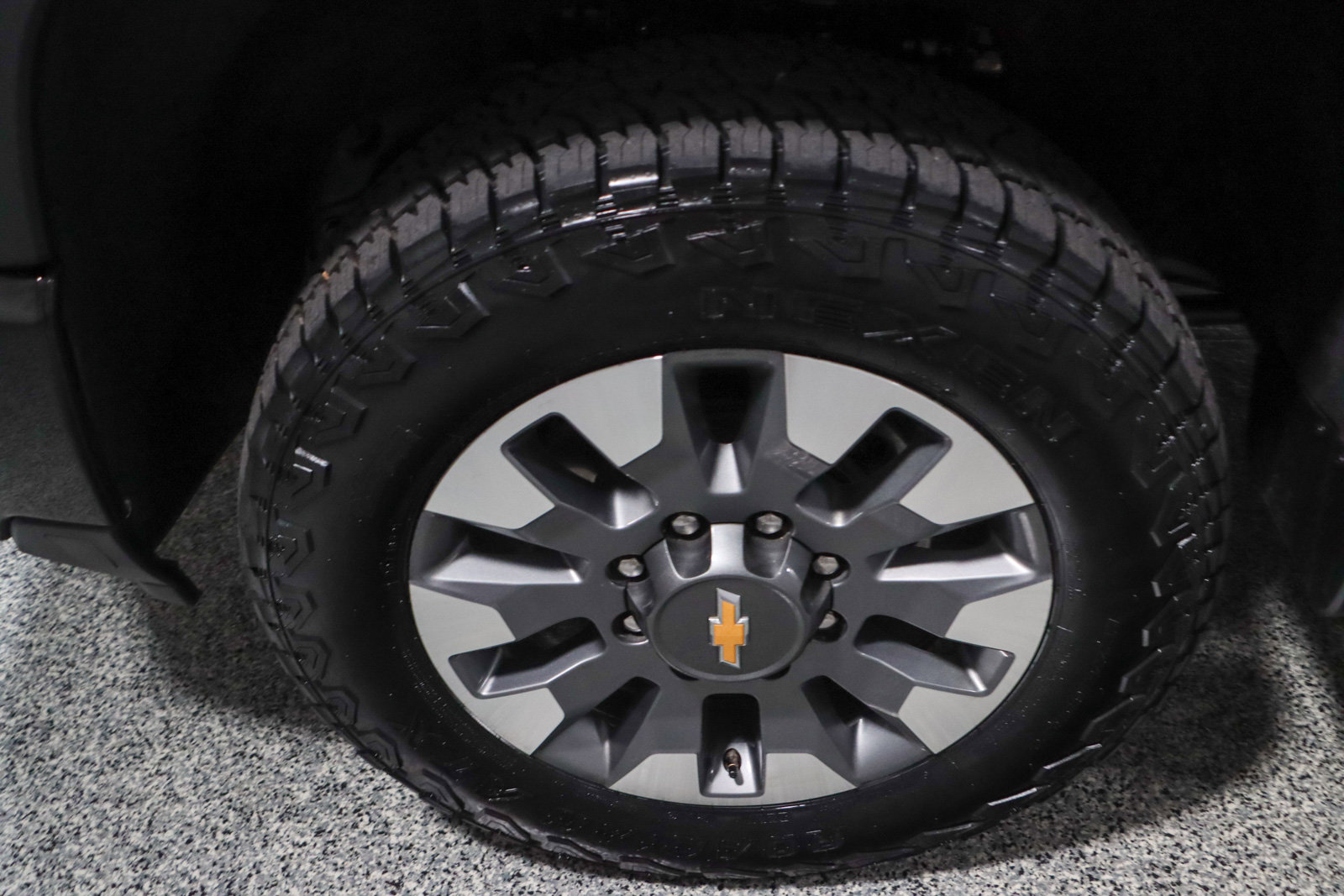 Used 2024 Chevrolet Silverado 2500 Custom image 11