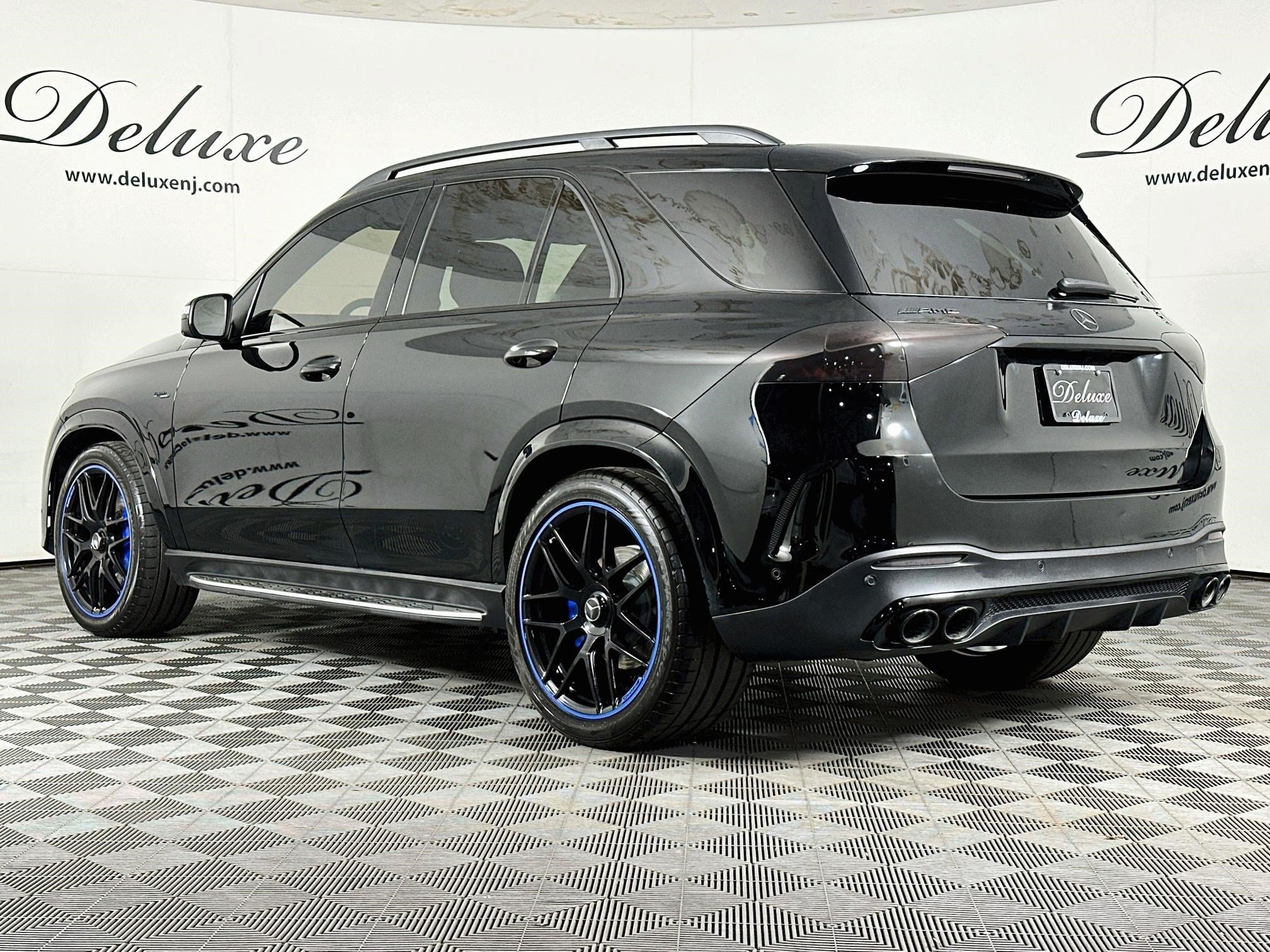 Used 2025 Mercedes-Benz GLE 53 AMG 4MATIC image 4