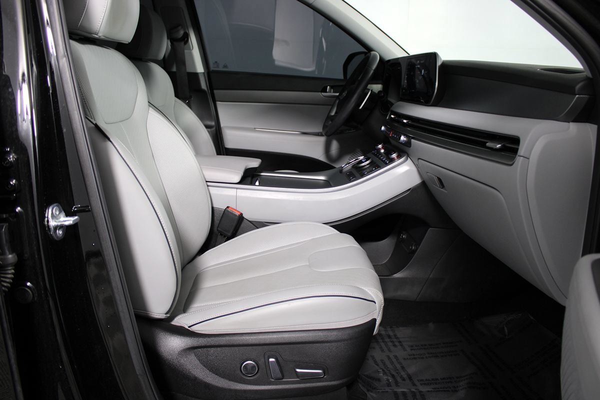 Used 2025 Hyundai Palisade SEL FWD image 14