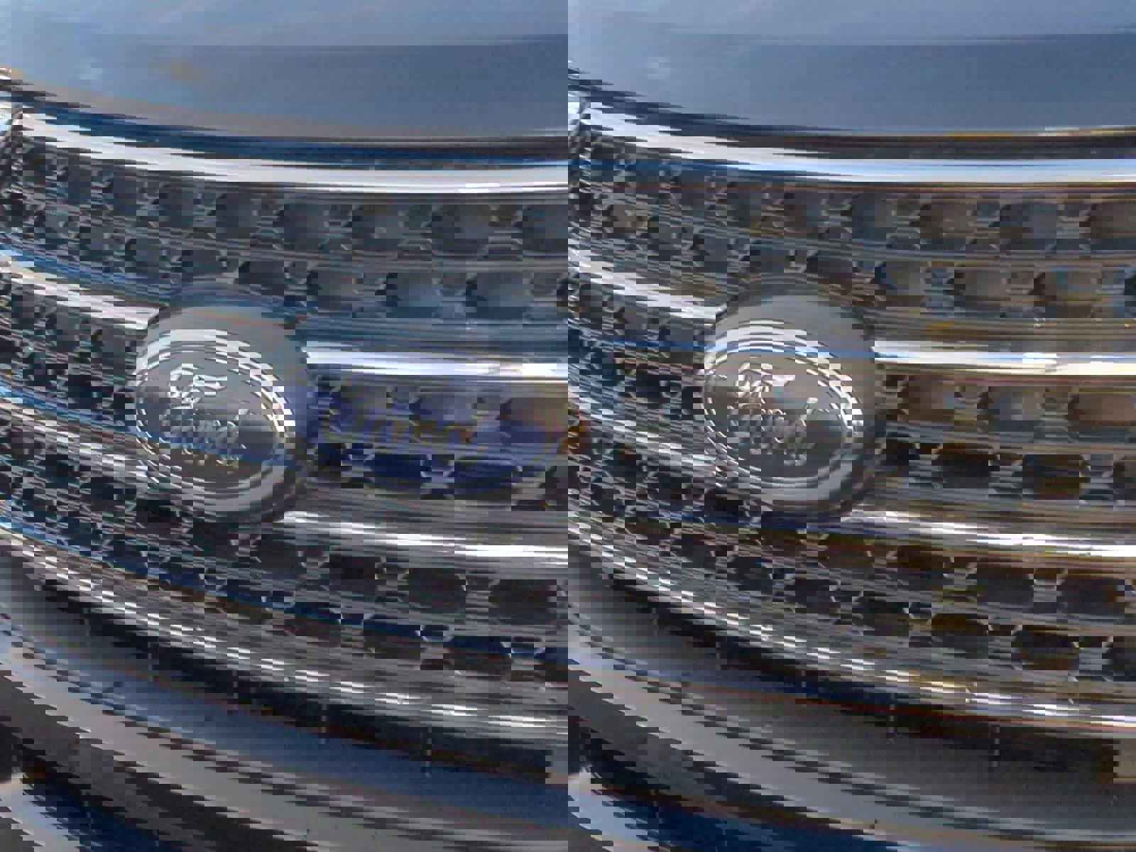 Used 2023 Ford Explorer XLT image 12