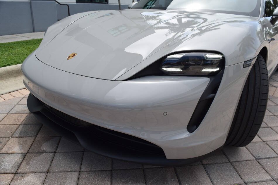 Used 2021 Porsche Taycan 4S AWD/4WD image 9