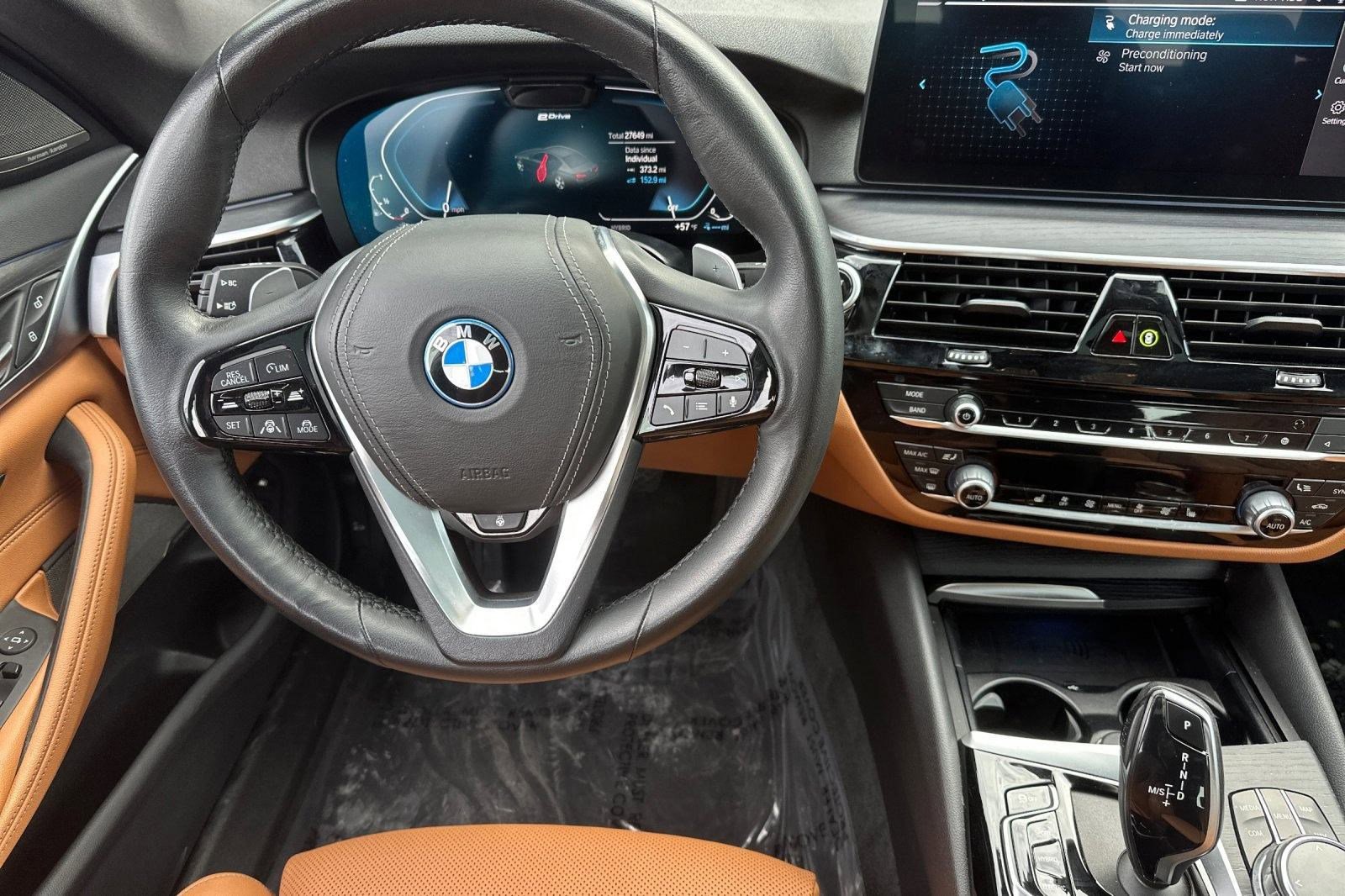 Used 2023 BMW 530e w/ Premium Package image 30