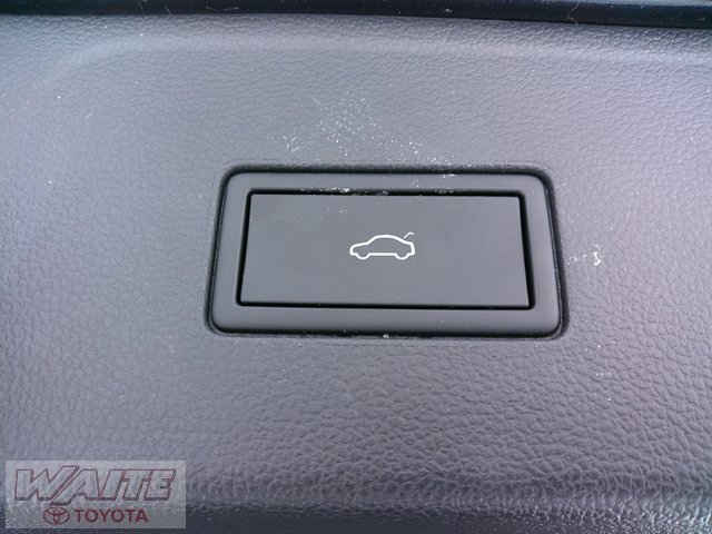 Used 2024 Volkswagen Atlas SE image 26