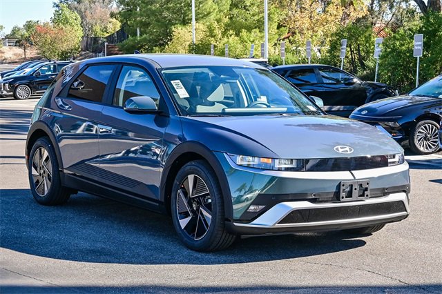 New 2026 Hyundai Ioniq 5 SE image 3