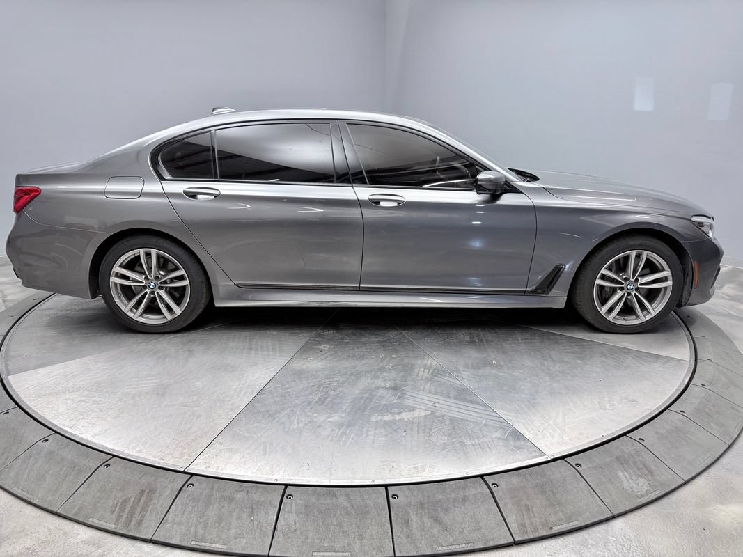 Used 2016 BMW 750i xDrive AWD/4WD image 4