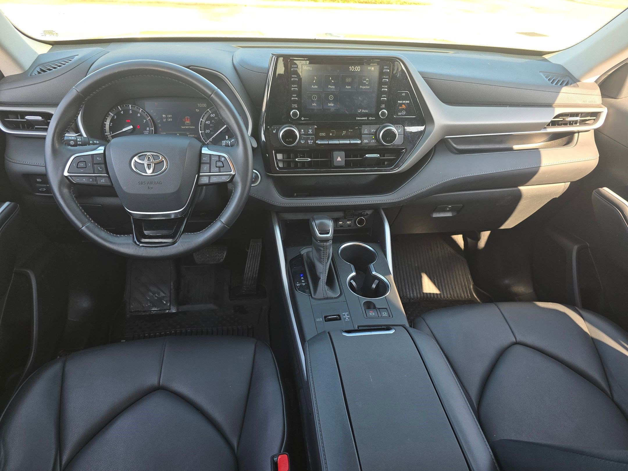Used 2020 Toyota Highlander XLE image 14