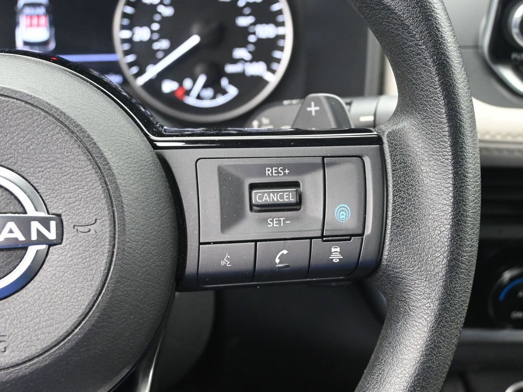 Used 2023 Nissan Rogue SV image 14