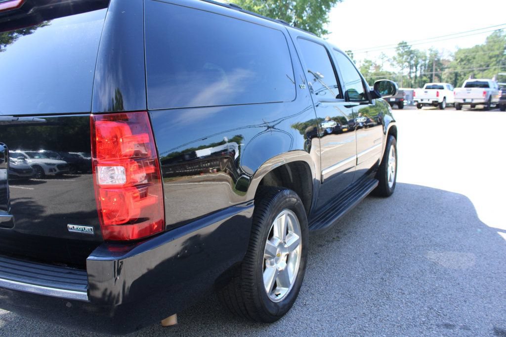 Used 2011 Chevrolet Suburban LTZ RWD image 27
