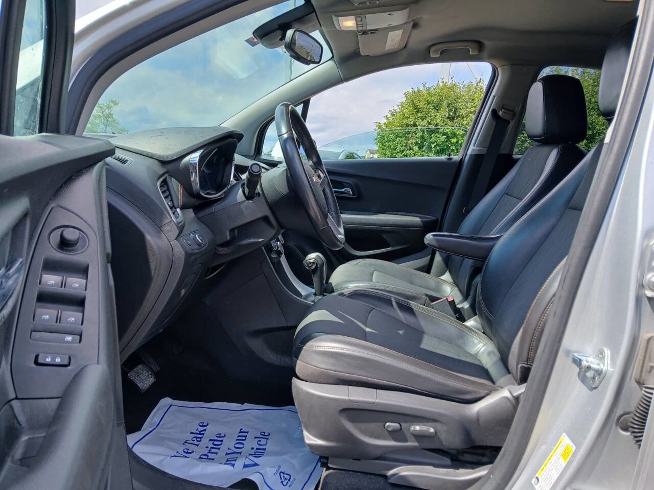 Used 2020 Chevrolet Trax LT w/ LT Convenience Package FWD image 11