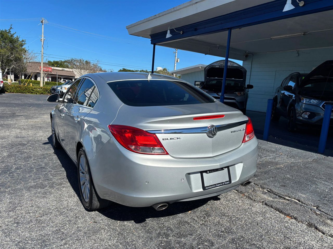 Used 2013 Buick Regal Premium image 3
