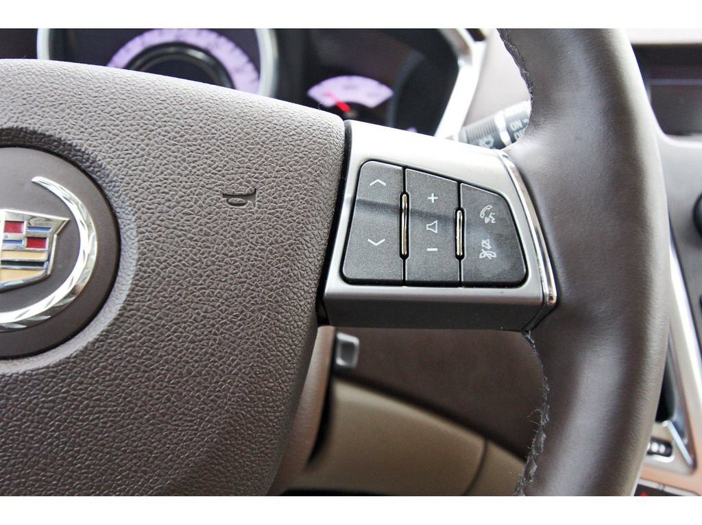Used 2012 Cadillac SRX Luxury FWD image 16