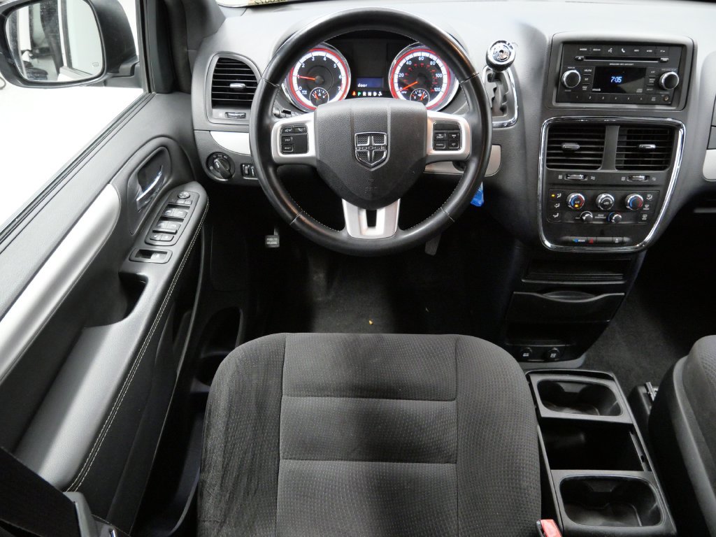 Used 2015 Dodge Grand Caravan SE w/ Quick Order Package 29E SE FWD image 13