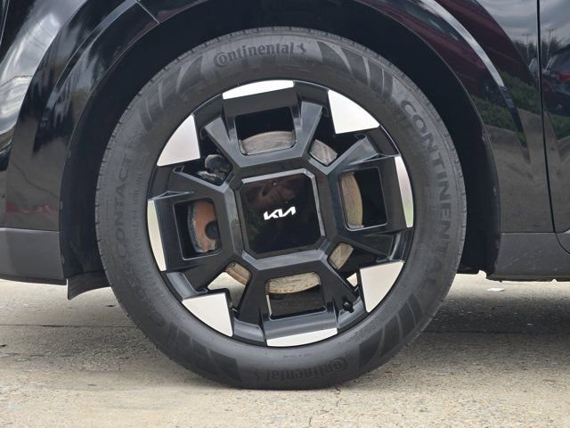 Certified 2026 Kia Carnival EX FWD image 11
