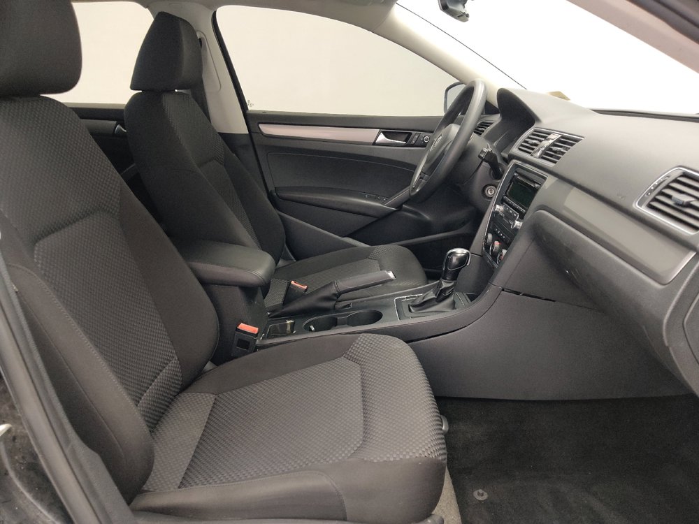 Used 2015 Volkswagen Passat 1.8T S FWD image 21