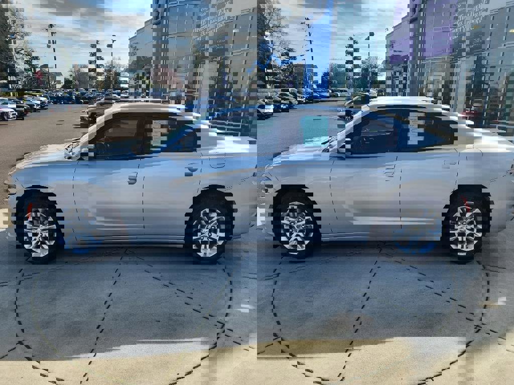 Used 2022 Dodge Charger SXT image 3