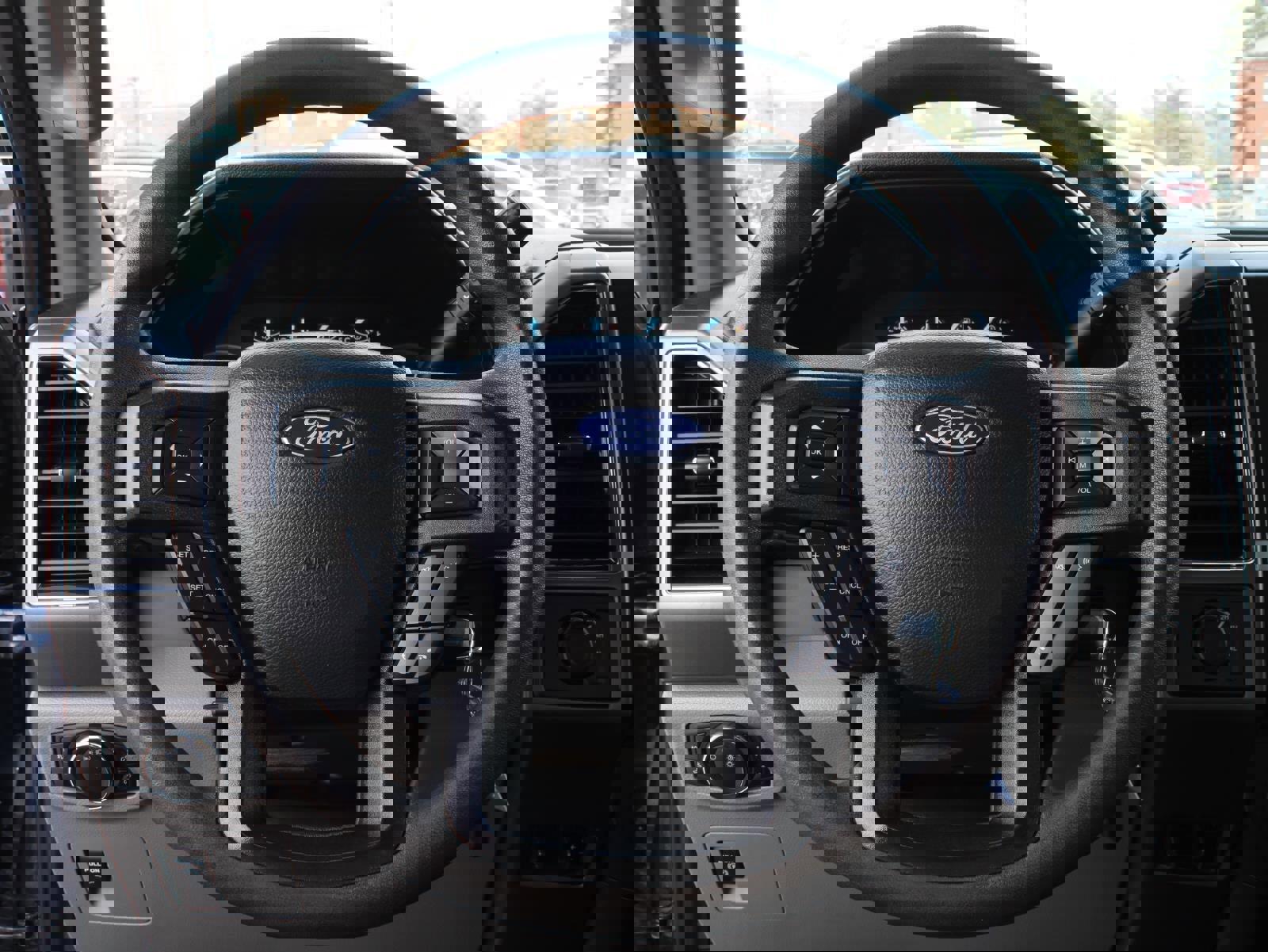 Used 2020 Ford F150 XLT image 8