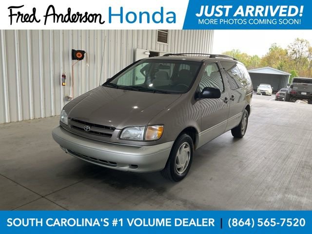Used 1998 Toyota Sienna LE image 1