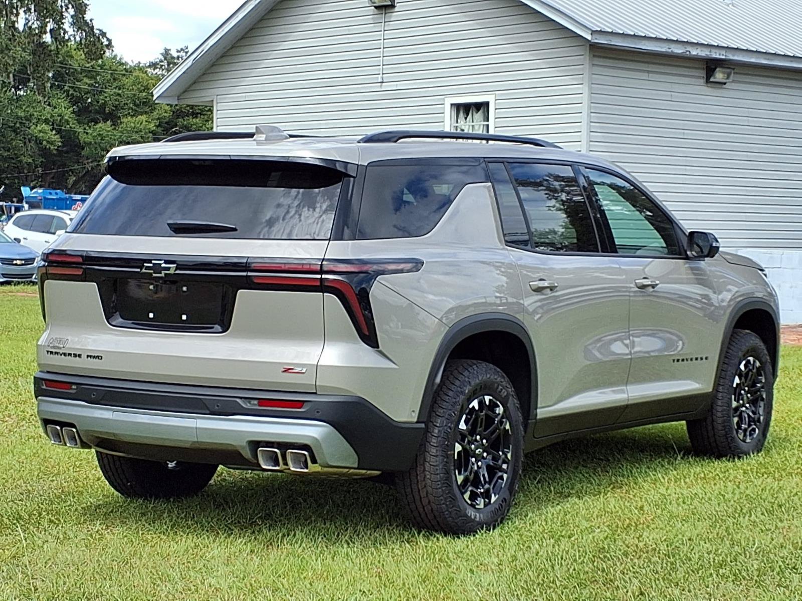 New 2027 Chevrolet Traverse Z71 w/ Enhanced Driving Package AWD/4WD image 4