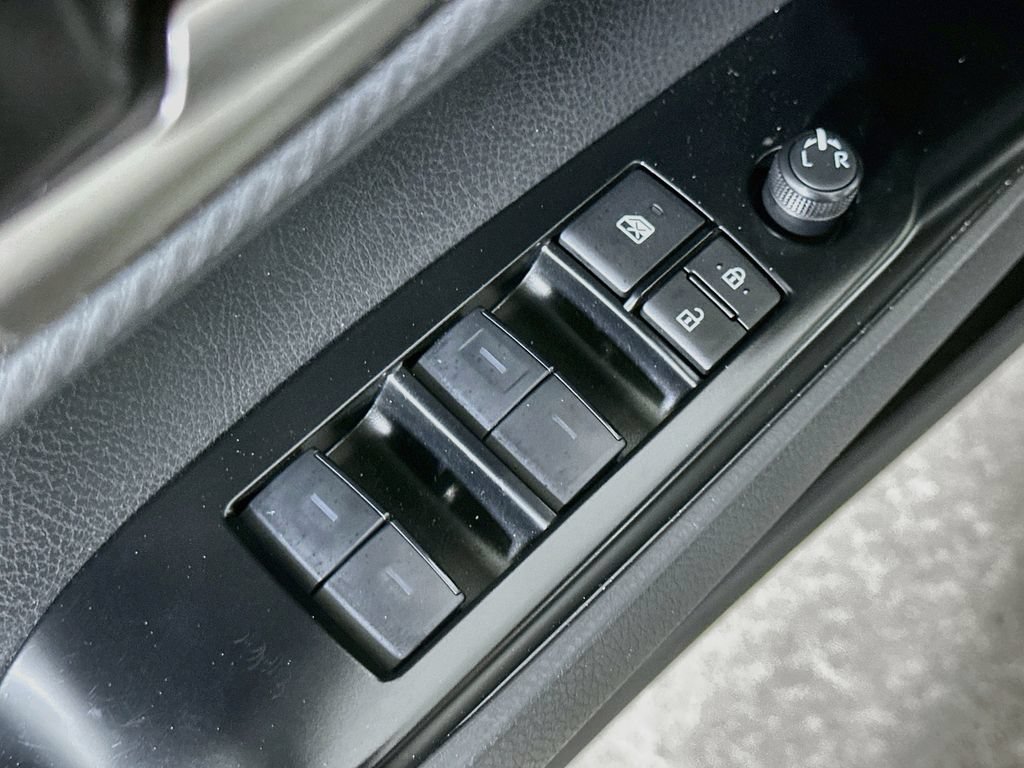 Used 2025 Toyota Camry SE FWD image 20