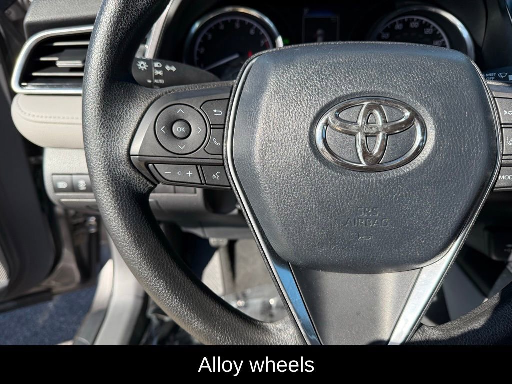 Used 2018 Toyota Camry LE image 10