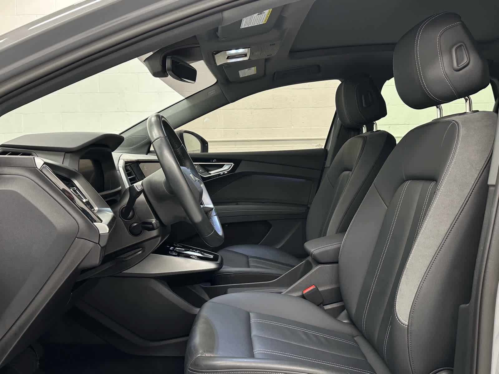 Used 2023 Audi Q4 e-tron Premium w/ Convenience Package image 11