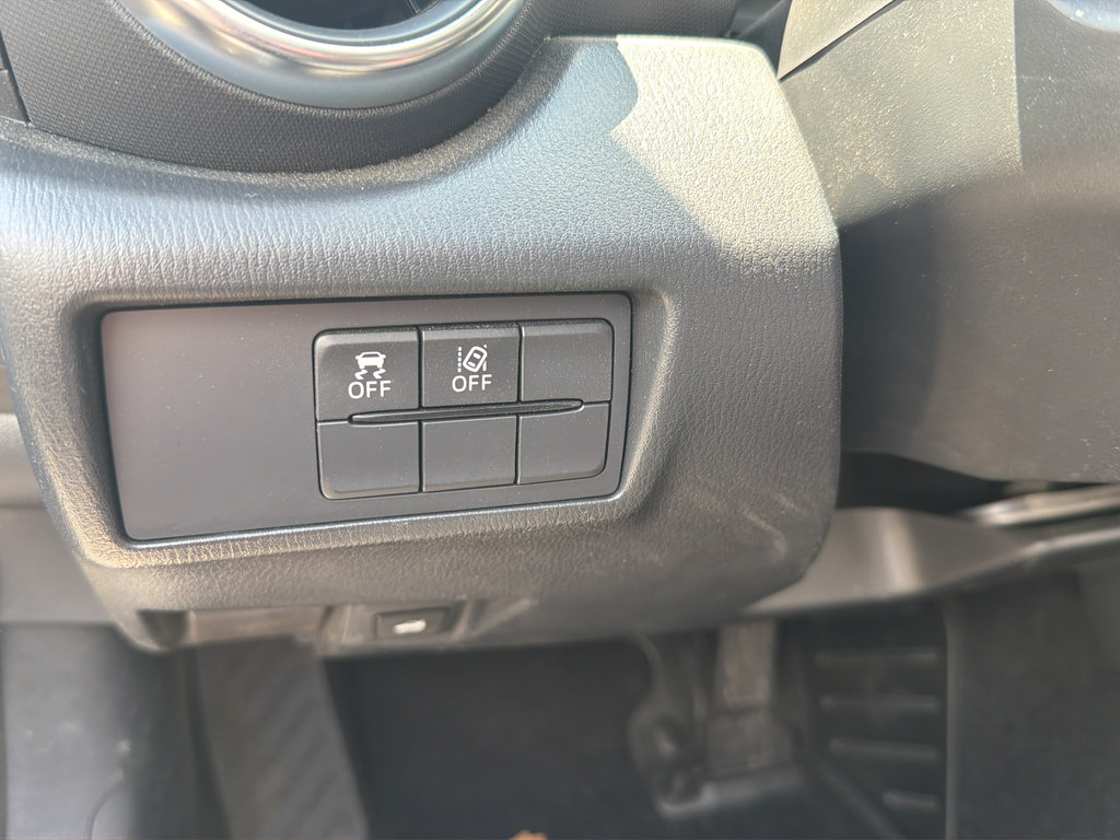 Used 2021 MAZDA MX-5 Miata RF Grand Touring RWD image 17
