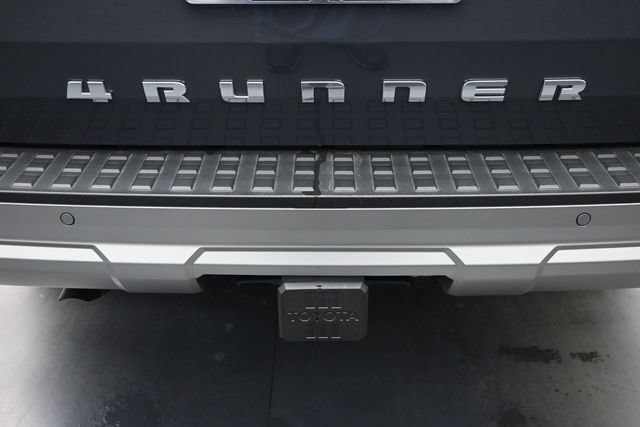 Used 2025 Toyota 4Runner Limited AWD/4WD image 25