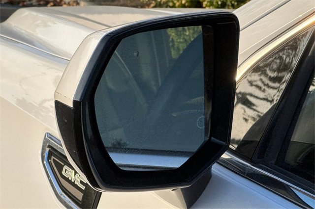 Used 2023 GMC Yukon SLT image 52
