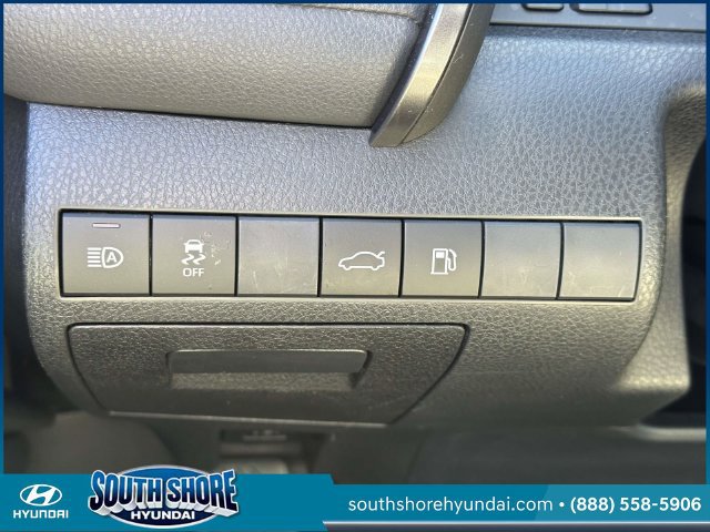 Used 2018 Toyota Camry SE w/ Audio Package FWD image 20