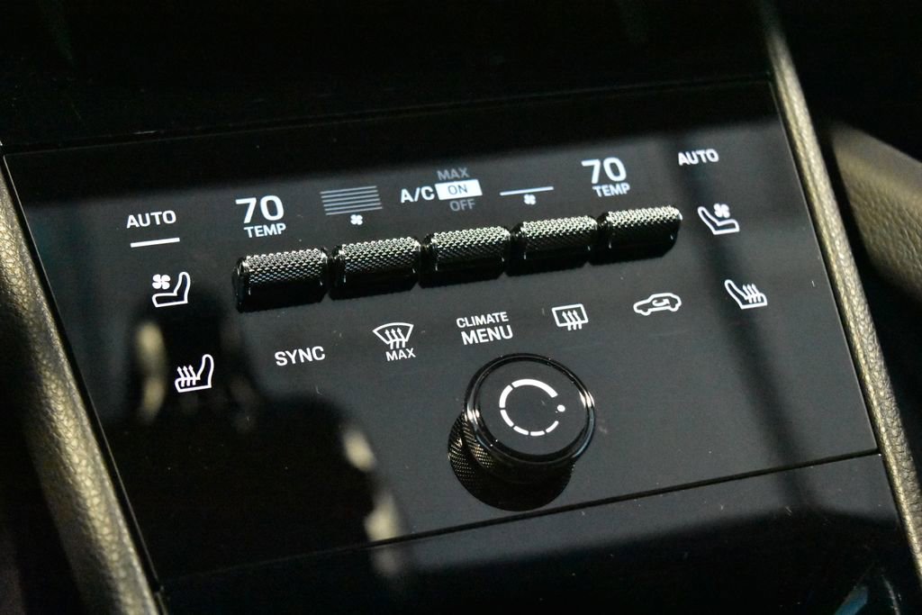 Certified 2025 Porsche Cayenne image 17