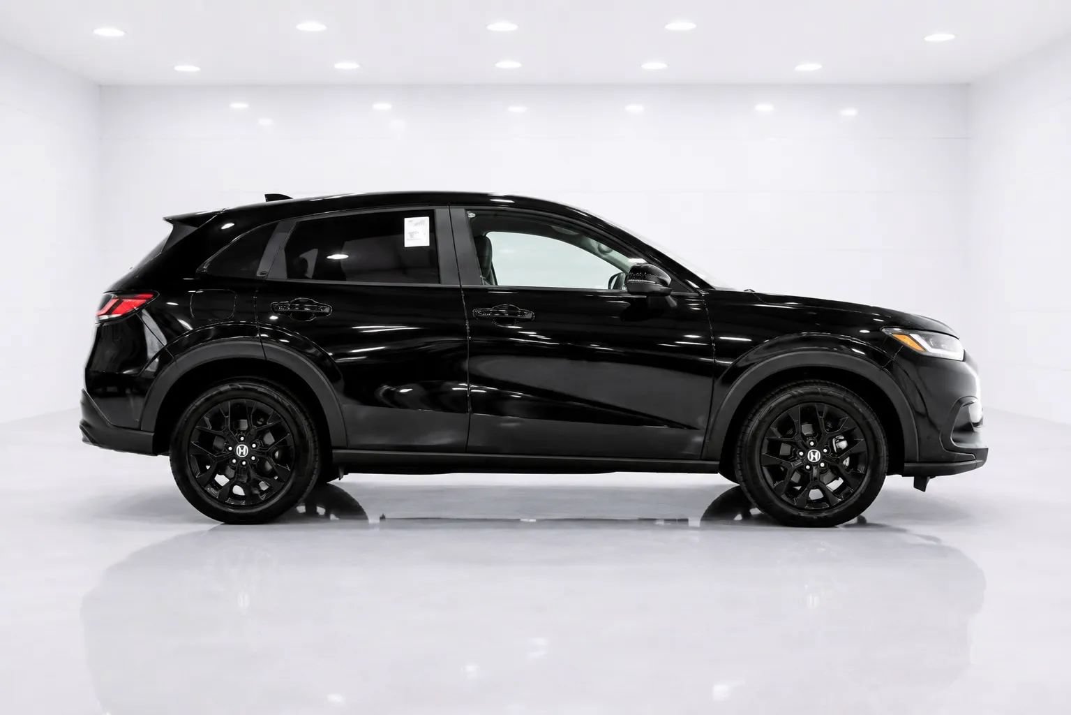 Used 2023 Honda HR-V Sport image 6