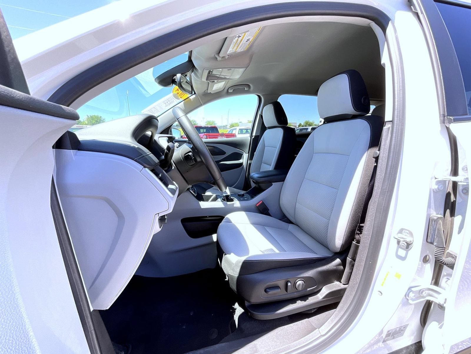 Certified 2024 GMC Terrain SLE w/ Driver Convenience Package AWD/4WD image 10