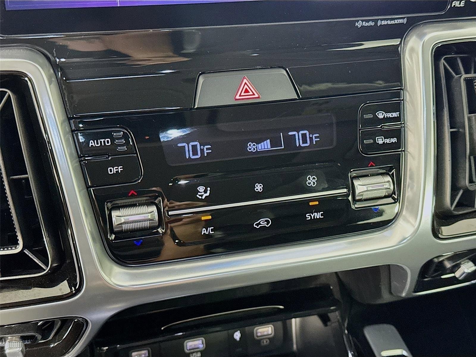 Certified 2023 Kia Sorento SX FWD image 18