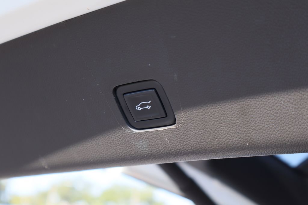 Used 2022 Chevrolet Traverse LT w/ LPO, Floor Liner Package image 26