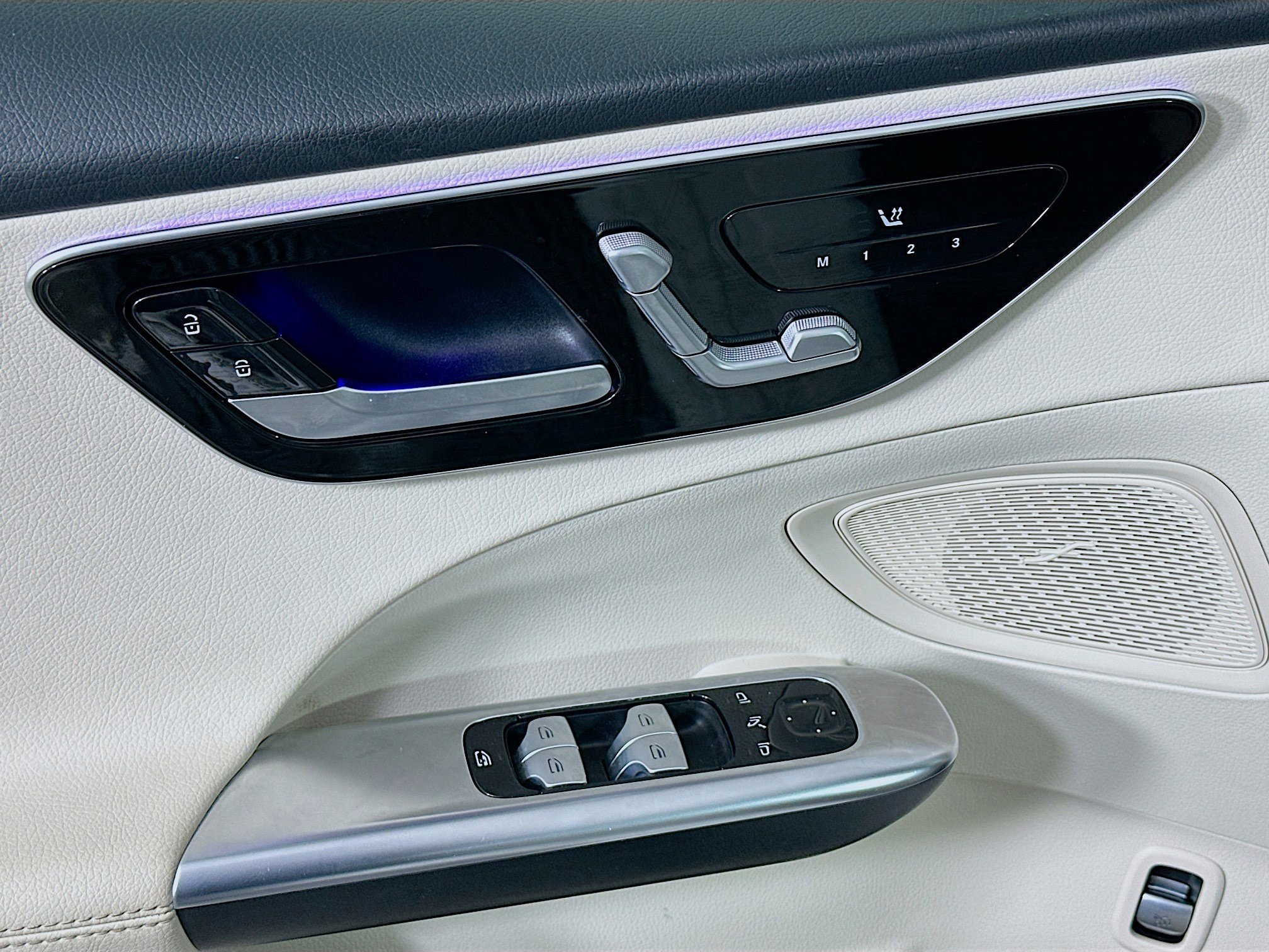 Used 2024 Mercedes-Benz C 300 4MATIC Sedan image 15