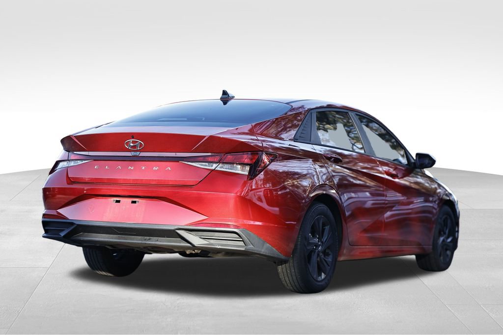 Used 2023 Hyundai Elantra SEL w/ Cargo Package image 5