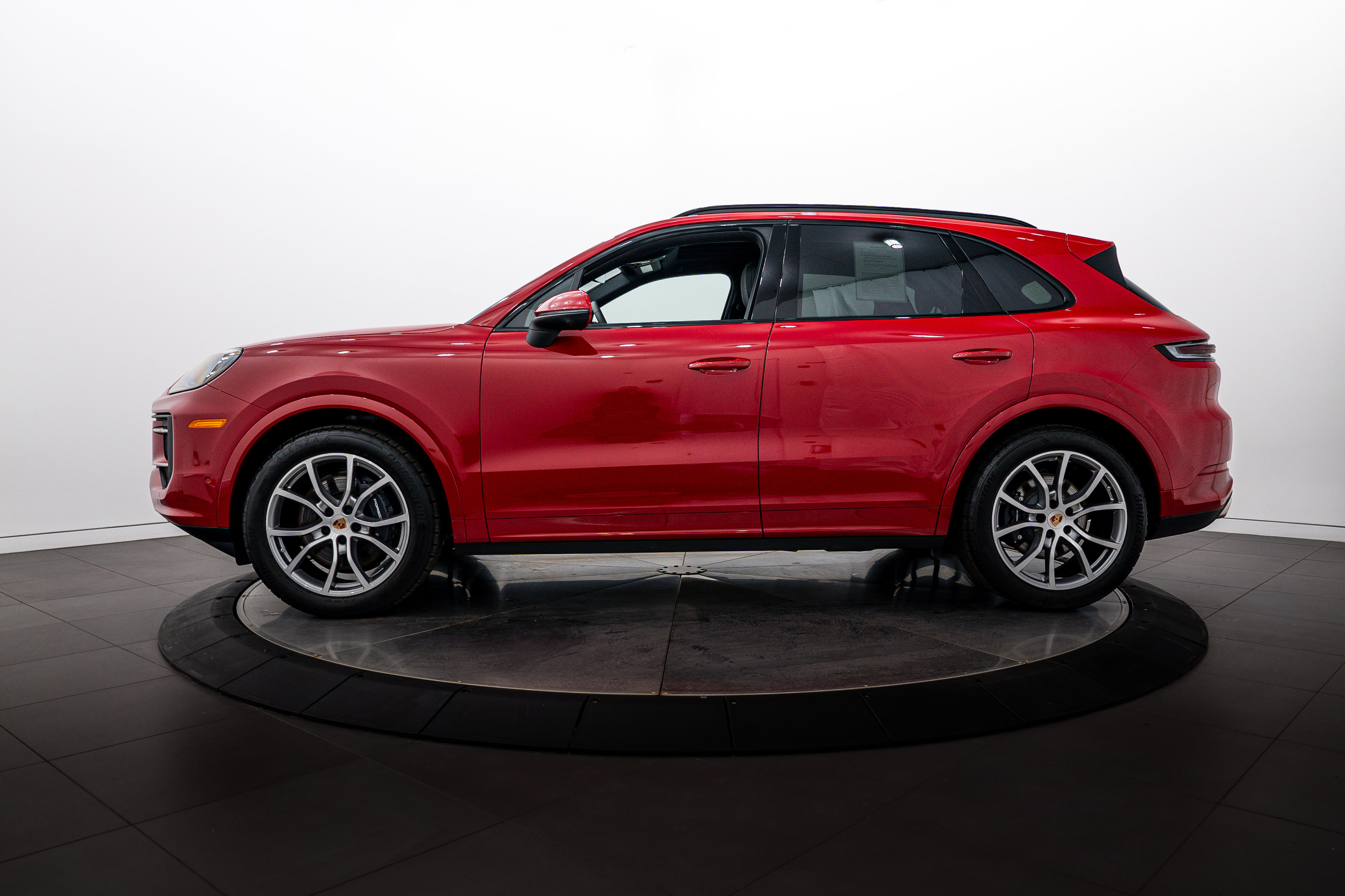 Certified 2026 Porsche Cayenne AWD/4WD image 2