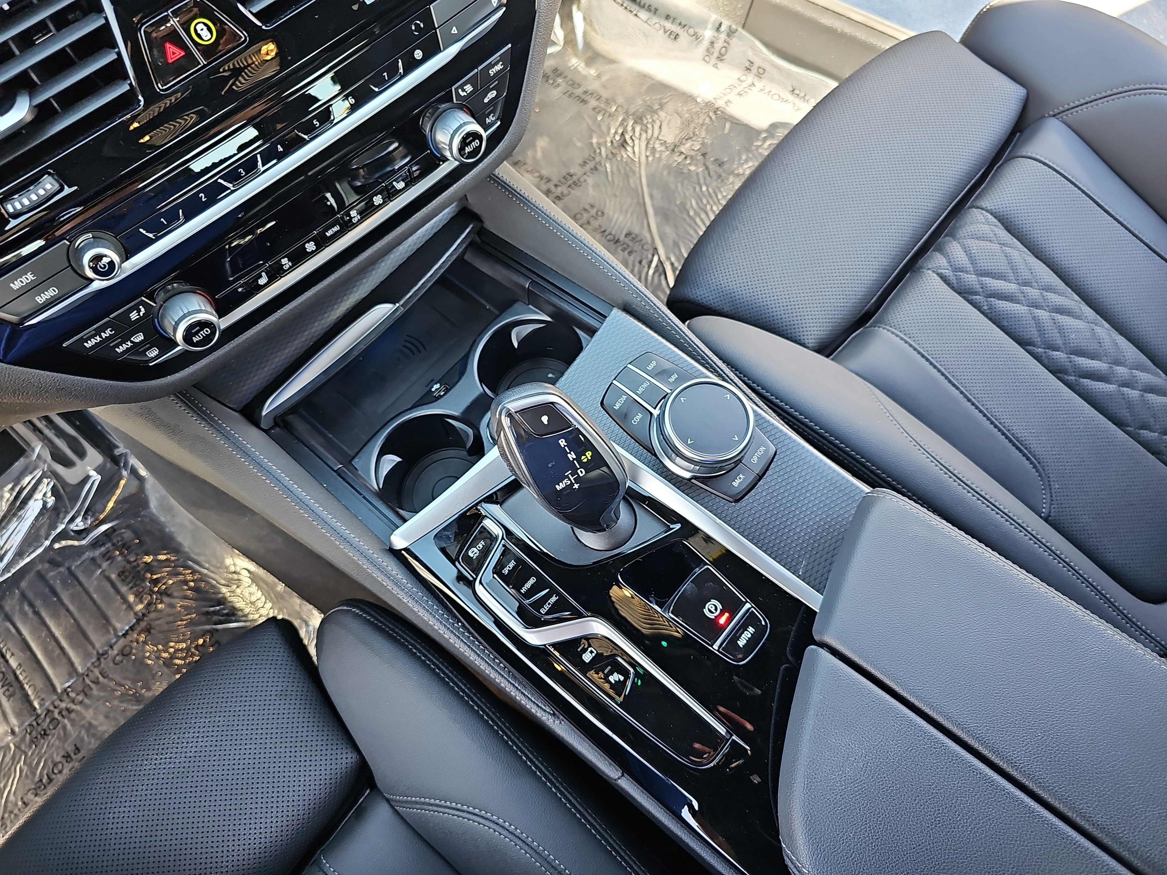 Used 2023 BMW 530e w/ M Sport Package image 25